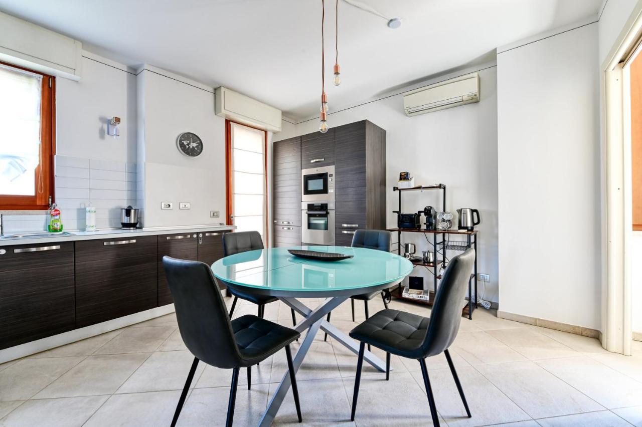 Pearl House - Sirmione Holiday - Jacuzzi Privata Εξωτερικό φωτογραφία